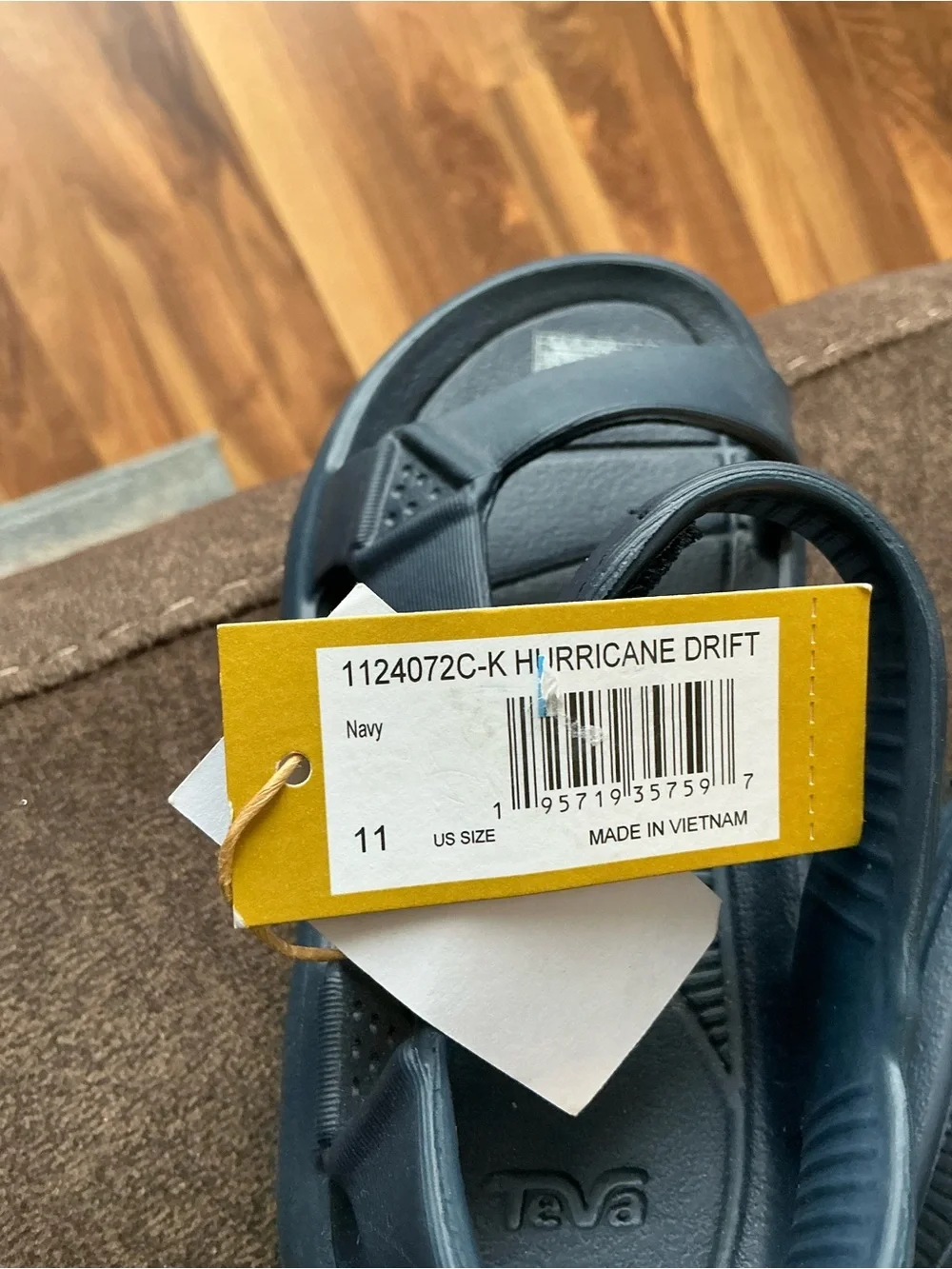 NWT Teva kids navy blueSporty boy/girl Hook-and-Loop Sandals